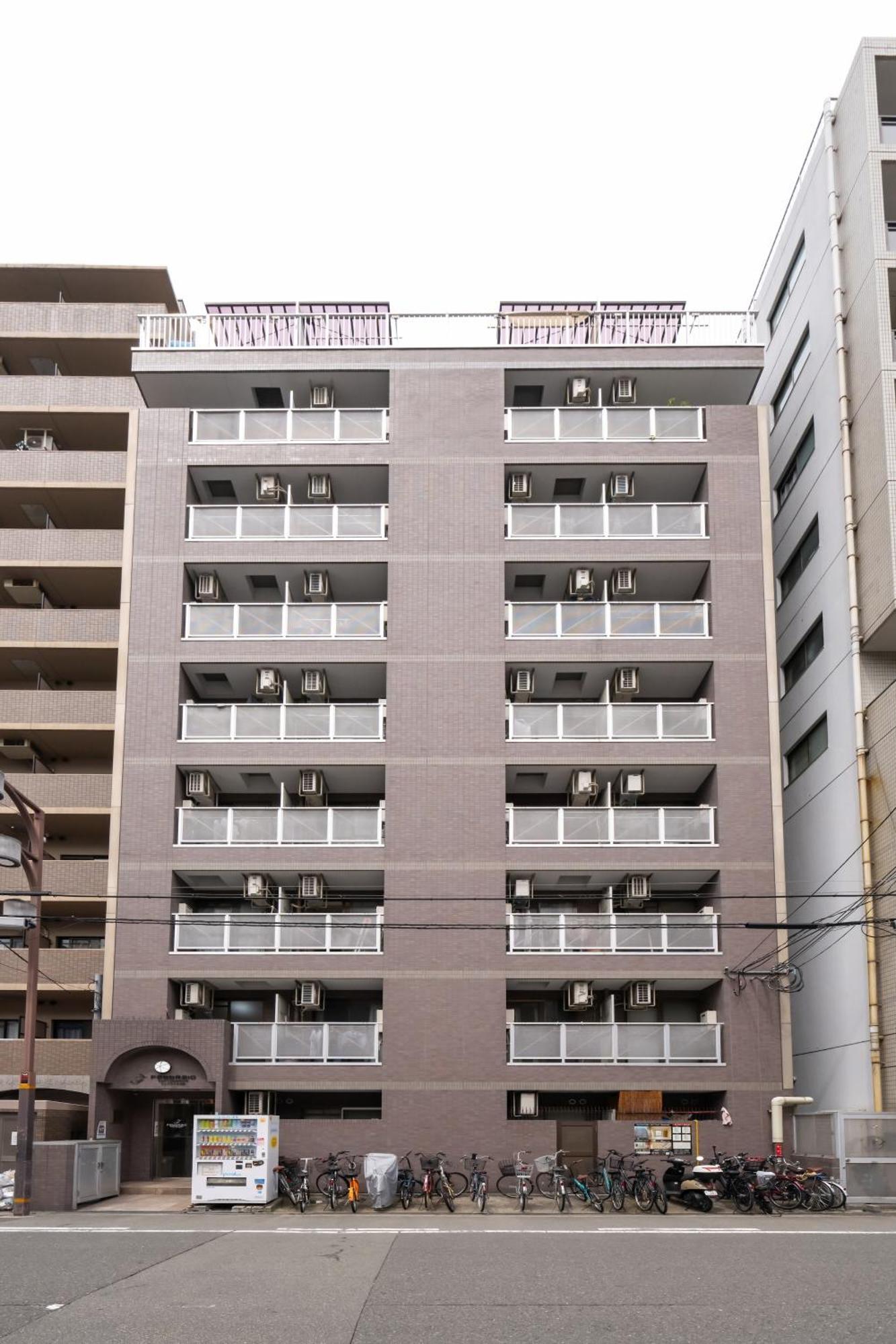 難波駅、道頓堀のそばでシンプルステイ　ベッド3台のお部屋 * Osaka